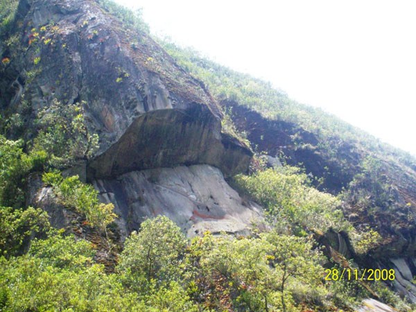  №21242773 Shift of the rock on the slope
