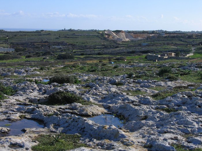 Вид на северо-восток со смотровой площадки на скалах Дингли. о.Мальта